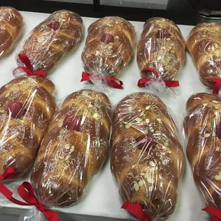 Order you Easter bread with egg or without  Thank you