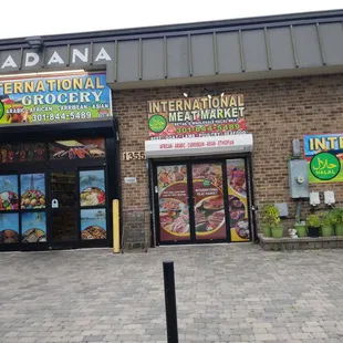 the entrance to the restaurant