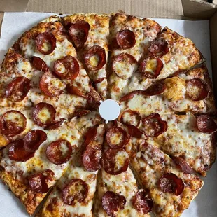 Large pepperoni pizza