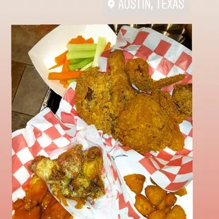 Garlic Parmesan &amp; Halal Hot 10 pics Wings. 6 Fried Chicken, Mash Potatoes &amp; Fried Mac Bites