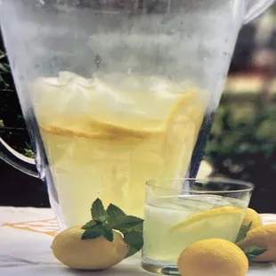 Fresh Squeez Lemonade