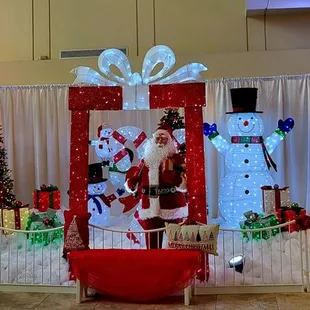 Beautiful holiday decorations at the Hale Koa Hotel.