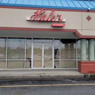 Hale&apos;s Kitchen store front