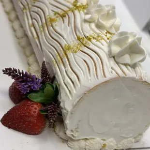 Rolette Cake- so pretty