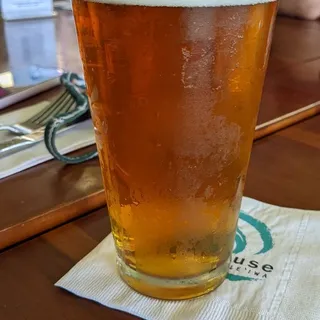 Big Island Brewhaus, Overboard IPA  Waimea / Kamuela, Big Island, HI (ABV 6.9%  IBU 45)