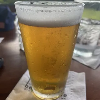 Maui Brewing, Bikini Blonde Lager  Kihei, Maui (ABV 4.8%  IBU 18)