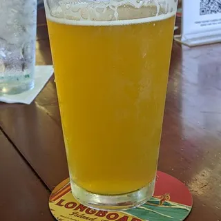 Maui Brewing, Pineapple Mana Wheat  Kihei, Maui (ABV 5.5%  IBU 18)