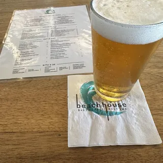 Kona Brewing, Big Wave Golden Ale  Kona, HI (ABV 4.4%  IBU 20)