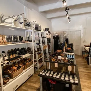 V Boutique - Womens apparel and fashion