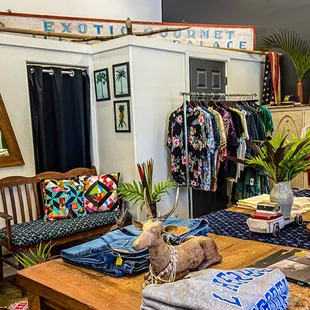 Number 808 Boutique - Haleiwa Town Center