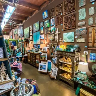 Kai Ku Hale. Local art, beach decor, unique clothing, vintage treasures, and handmade jewelry