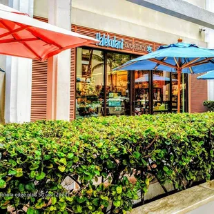 Proudly bearing the name of the iconic hotel, Halekulani. Halekulani Bakery at Halepuna Waikīkī by Halekulani.