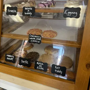 donuts, dough desserts, food