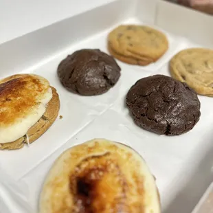 Crème brûlée, double chocolate, chocolate chip