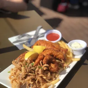 Crispy Seafood Sampler