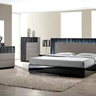 4 pc. Black Bedoom Set in Black Lacquer