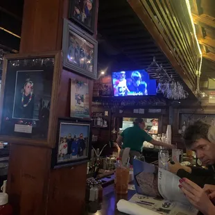 Half Shell Bar on a Sunday afternoon