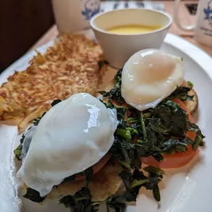 Eggs Florentine with sauce on the side