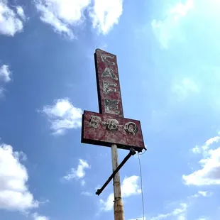 the sign for the restaurant