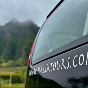 Book Your Oahu Private Tours at haliatours.com and explore this beautiful Hawaiian island.