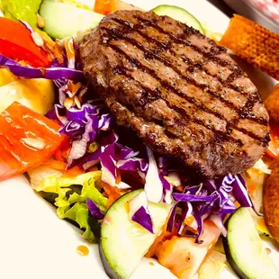 Wonderful beef salad, with lettuce, tomato, pickle, cabbage! Come and try it!