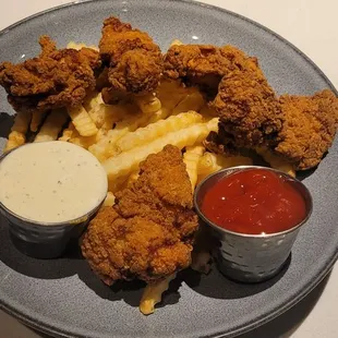Chicken tenders with fries