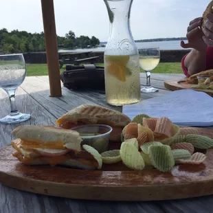Sangria and grilled cheese panini with apple slices