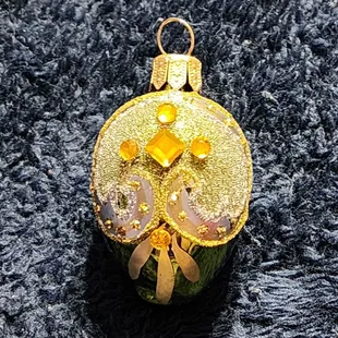 Another egg to add some glitz to your life.