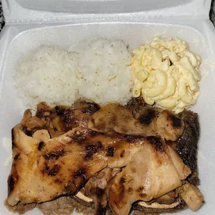 BBQ mixed plate chicken, beef, and beef rib tips