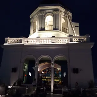 great vibe, just wish the cocktails were a bit more inventive