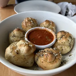 Garlic knots
