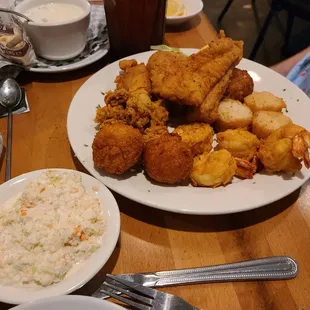 Fried platter, slaw