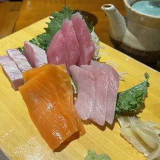 3. Sashimi Dinner