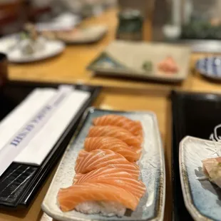 Salmon sushi (2) per order