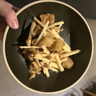 Almond Shrimp アーモンドエビ