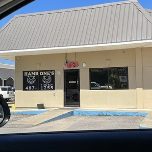 the outside of a restaurant