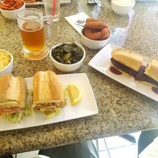 39. Spicy Hot Link Sandwich with 1 side.