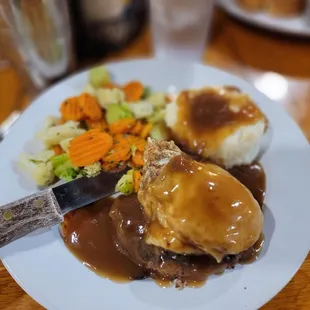 Hamburger steak dinner (added fried egg)