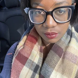 Alli G.