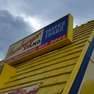 5 corn dogs or burgers for $5.95  You can't go wrong?