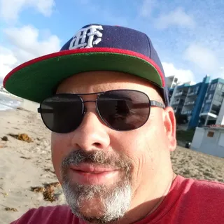 Chris L.
