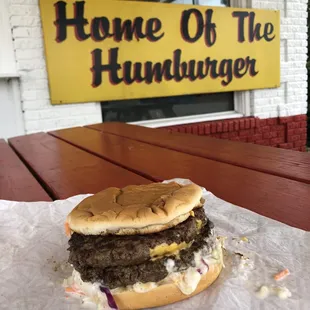 Jumbo Cheese Hum-Burger with Slaw
