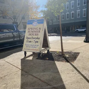 The Hamburger Wagon summer hours!