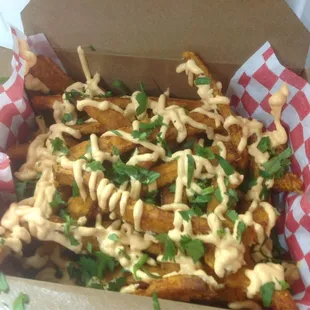 Sweet Potato Fries with Spicy Honey Siracha Mayo