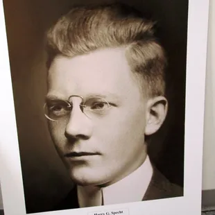 Our high resolution scanning can produce enlargements with no artifacts, no distortion and no noise. Clean reprints