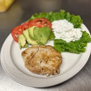 Chicken De-Lite, cottage cheese with avocado &amp; tomato slices