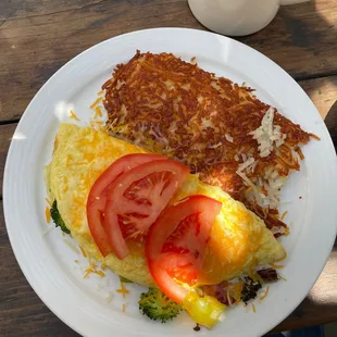 Veggie omelette with hash brown