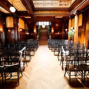 Hamlin Mansion wedding cermony arrangement