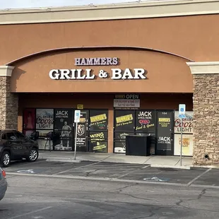 Hammer&apos;s Grill &amp; Bar
