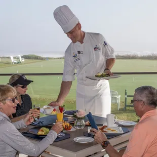 Two clubhouses offer two dining experiences with one standard: friendly, professional service.